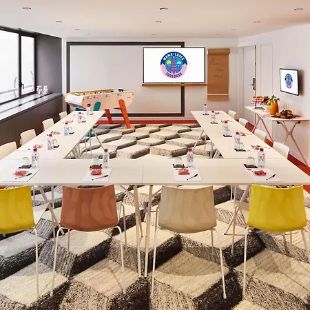 Hotel Mama Shelter 4*