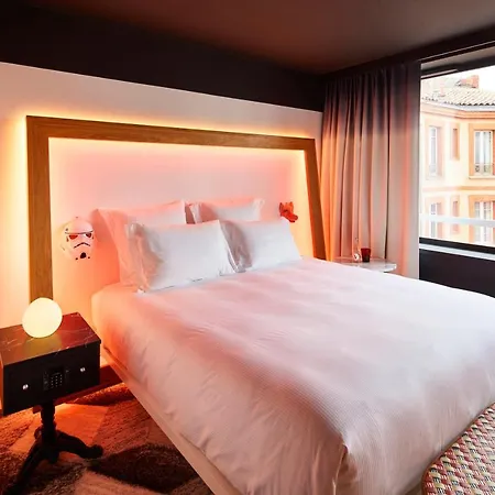 Mama Shelter Hotel 4*