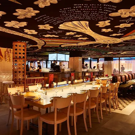 Hotell Mama Shelter 4*